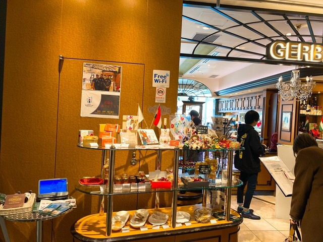 ジェルボー 東京本店 Gerbeaud 表参道 ケーキ 食べログ ジェルボー 東京本店 Gerbeaud 表参道 ケーキ 食べログ