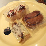 ゴジュウニチョウメベーカリー - (左上から)ﾎﾜｲﾄﾁｮｺﾌﾞﾚｯﾄﾞ､ｺﾛｯｹﾊﾟｰｶｰ､一口ｶﾂｻﾝﾄﾞ