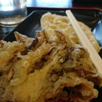 伊予製麺 - 2002天ぷらは舞茸と蓮根
