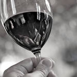 Bien - 高脚盞（ビイドロのうつは）に"赤葡萄酒（あかきえびかづらのさけ）"