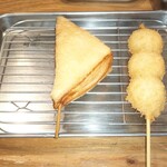 串カツ田中 - （左から）「はんぺん」「もち」