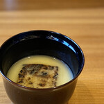 瞬 - 蕗の薹入り胡麻豆腐の白味噌仕立て