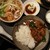 咸亨酒店 - 料理写真:牛肉かけごはんと鶏のから揚げそば＠1000円
