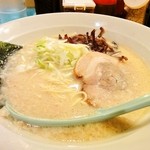 さいたま屋 - 白色の綺麗なラーメン