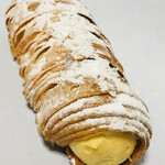 ハチパン - 料理写真:コルネ¥170(税抜き) 即食べで激ウマ♪