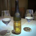 TTOAHISU - 鍋島・・いつもはシャンパンから始めるのですが、この日は日本酒気分でしたので。 鍋島は飲みやすく、美味しい。