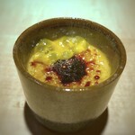 TTOAHISU - 珈琲のクリームブリュレ、パッションフルーツ・・コーヒー味のクリームブリュレは、甘さも程よく 酸味のあるパッションフルーツとも合います。