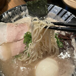 博多一双 博多駅東本店 - 味玉ラーメン780円