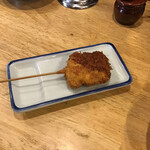 大衆酒場 かぶら屋 - 赤ウインナーフライ