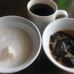 Guriru Hyakufuku - サラダバーのデザートとコーヒー