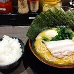 横浜家系ラーメン壱楽家 - 