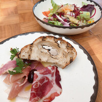 ザ タヴァン グリル＆ラウンジ - 