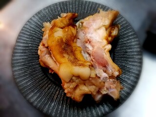 Kanya Jin - 韓屋仁の豚足、2日間かけての手作りです。無添加安心国産の臭みのない豚足いかがですか？！
                        
                        韓国酢味噌と、ごま塩タレで頂きます