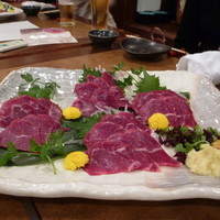 馬春楼 北新地総本店 - 馬刺し