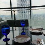 天空LOUNGE TOP of TREE - 今日はL字のソファ席です