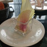 天空LOUNGE TOP of TREE - 紫白菜と紅芯大根 ヘーゼルナッツのディップクリーム