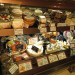 Cheese　on　the　table - 売り場