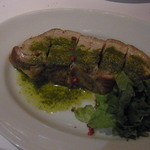 エスト! プロッシモ - 旭市産マーガレットポークバラ肉のオーブン焼き　ローズマリーのサルサヴェルデ