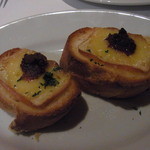 エスト! プロッシモ - いすみ市産いかがわチーズ工房のムチュリと長柄市産みそのクロスティーニ