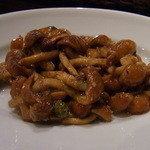 エスト! プロッシモ - ピアッティーニ　本日の小皿料理　千葉市産なめこのソテー