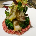 QUAND L'APPETIT VA TOUT VA！ The kitchen＆Wine - アワビとエビとクスクスの冷たい前菜 肝のソース 白魚のフリット添え