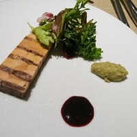 QUAND L'APPETIT VA TOUT VA ! - 牛タンとフォアグラのブレゼ ポルト酒を使ったソース 茄子とエシャロットのペースト