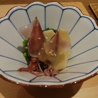 三宿の鮨 えん 別邸 - ホタルイカと春野菜 新玉ねぎのソース