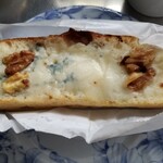 ブーランジェリー セイジアサクラ - ゴルゴンフォカッチャ　399円税込