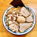 ケンチャンラーメン - 中華そば（身入り）
      チャーシュー・コマ切れチャーシュー・味玉トッピング