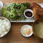 とまとうどんとお食事 花の飯屋 - 