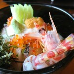 平野鮮魚 - SP海鮮丼 透けるキラキラ新鮮なエビ