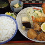 末広 - 料理写真:ミックスフライ定食