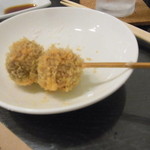 成蔵 - 里芋串　甘目の味がついています。これも楽しい1串です。