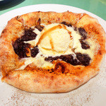 ウッデンシップ - 粒あんのデザートピッツァ½