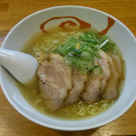 鶏にぼしチャーシュー塩ラーメン 900円