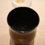 鮨 なんば - 魚のあらで取った出汁スープ