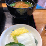 Edokko Zushi - お新香とお味噌汁もおいしい