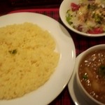 アルマタール（えんどう豆とじゃがいものカレー）