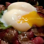 食事・喫茶 うふふ - 大盛りだと温玉も二個に。