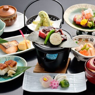 お得な宴会コースもございます。