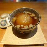 明道町中国菜 一星 - 玉ねぎとベーコン、出汁が良く聞いたスープはベーコンの塩分のみの優しい味わい