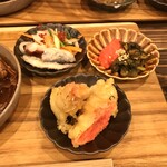 お米とお茶の専門店 MOCHA - 湯葉と明太子の天ぷら、お魚の南蛮漬け(副菜2品)、お茶漬けのお供(明太子と高菜) 