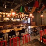 創作和食ダイニング THE KYOTO KITCHEN - 片側ソファー席から見た店内です。