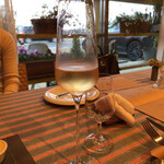 restaurant Noël - シャンパン。夕暮れ時からディナースタートです。