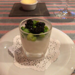 restaurant Noël - ホワイトアスパラのブランマンジェ。ピゼリとキャビア。