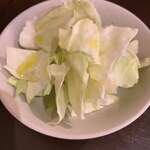 炭火焼鳥 バードヒル - お通し（キャベツw/オリーブオイル）