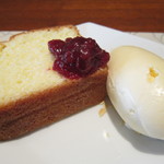 エノテカ・オルモ・デル・カウカソ - バニラのパンナケーキとバニラ