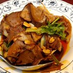 純中国伝統料理四川料理 芊品香 - たんとホルモンの炒め物