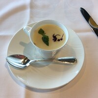 フレンチダイニング トップ オブ キョウト - 京都美山町の卵のヴァプールといろいろなきのこのソース なめらかなポテトのムースを添えて