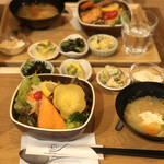 玄米&やさいカフェ 玄三庵 梅田エスト店 - 地鶏の甘辛玄米丼♡